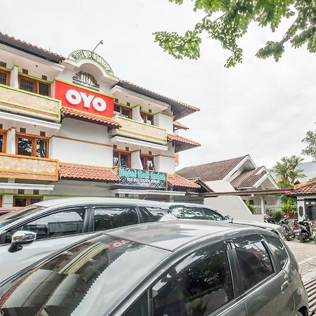 Oyo 1945 Hotel Bali Indah Bandung Extérieur photo