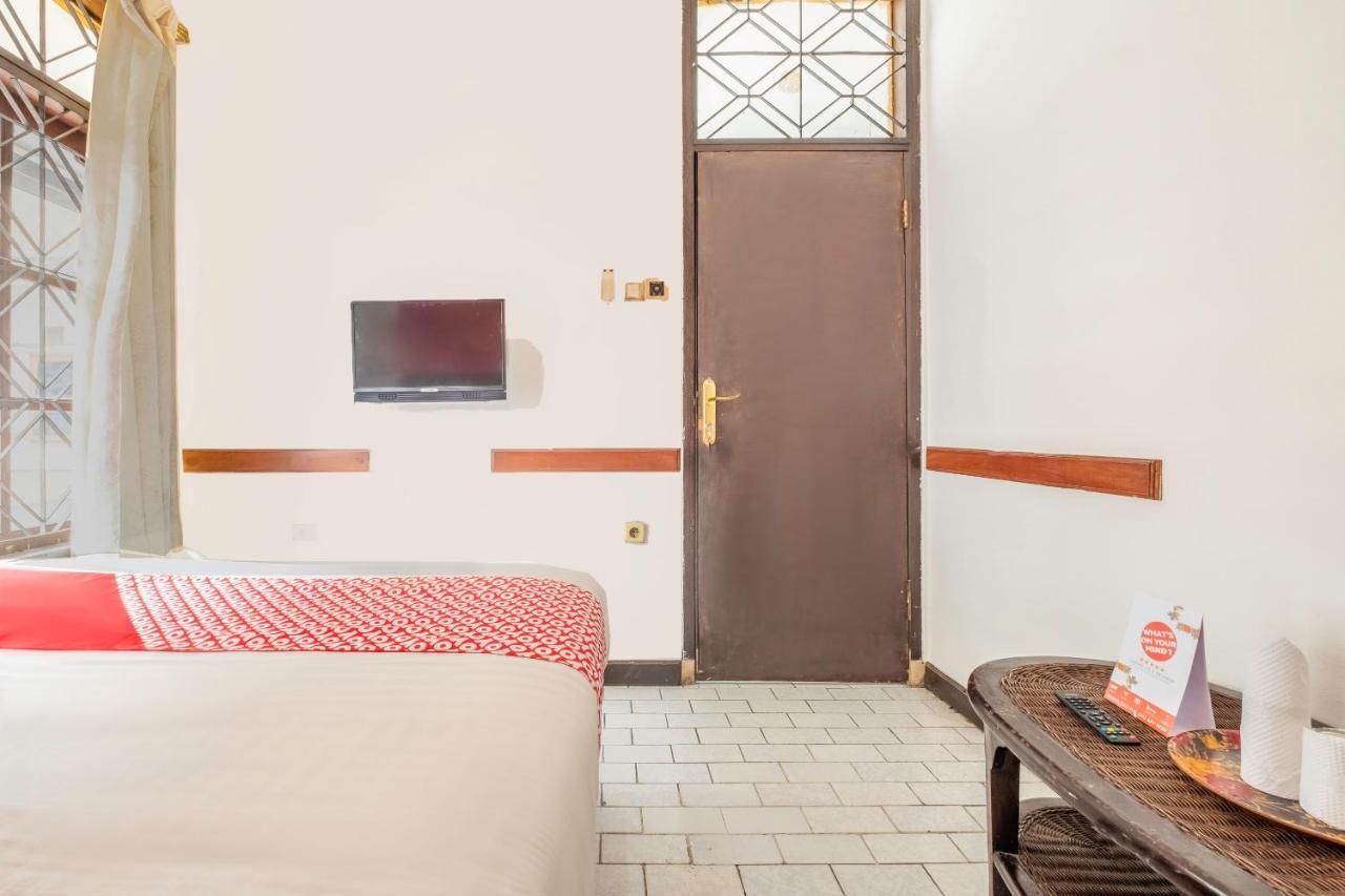 Oyo 1945 Hotel Bali Indah Bandung Extérieur photo