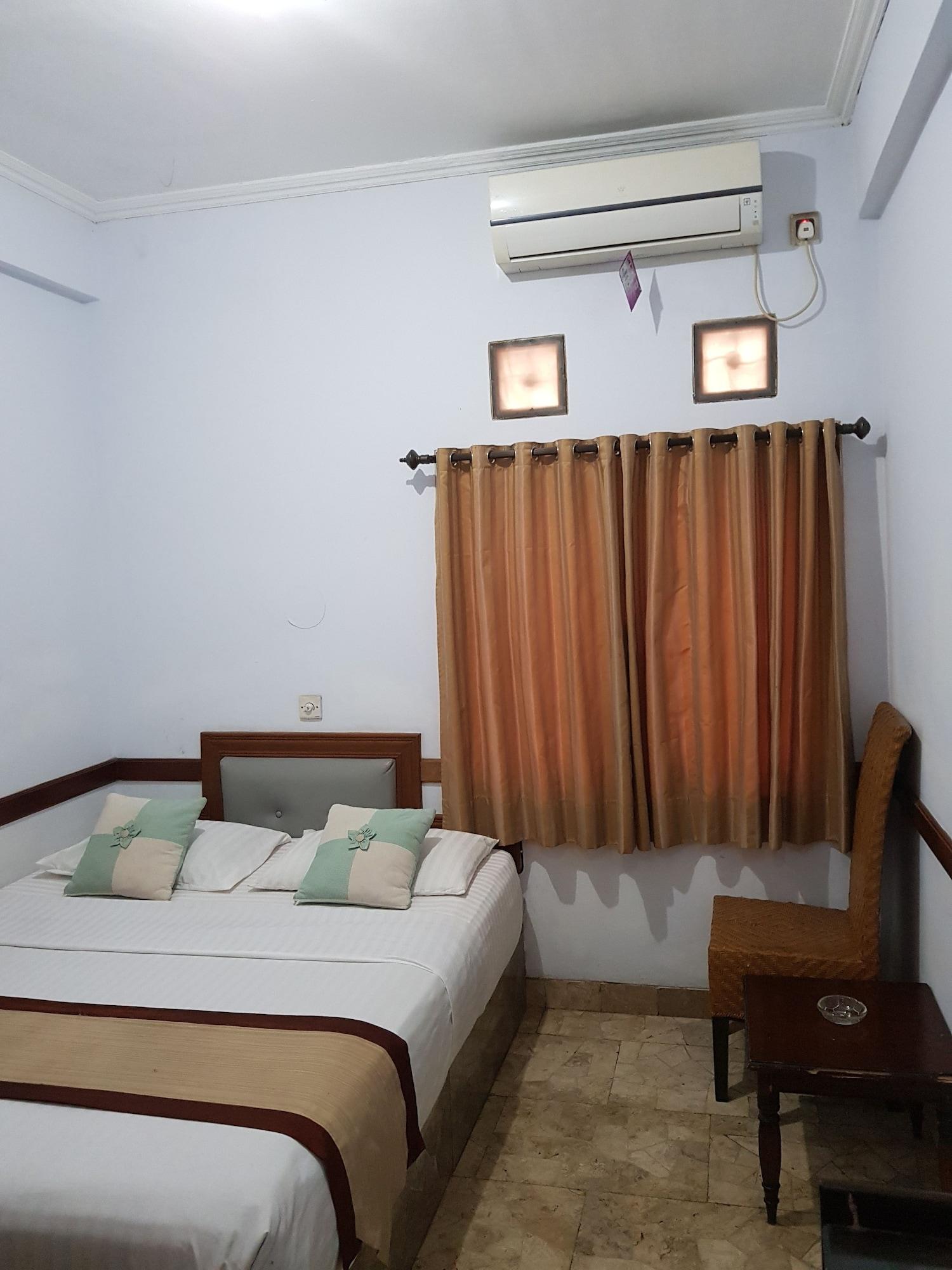 Oyo 1945 Hotel Bali Indah Bandung Extérieur photo