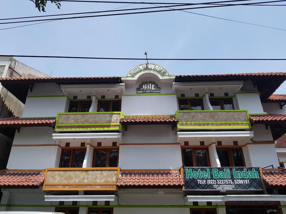 Oyo 1945 Hotel Bali Indah Bandung Extérieur photo