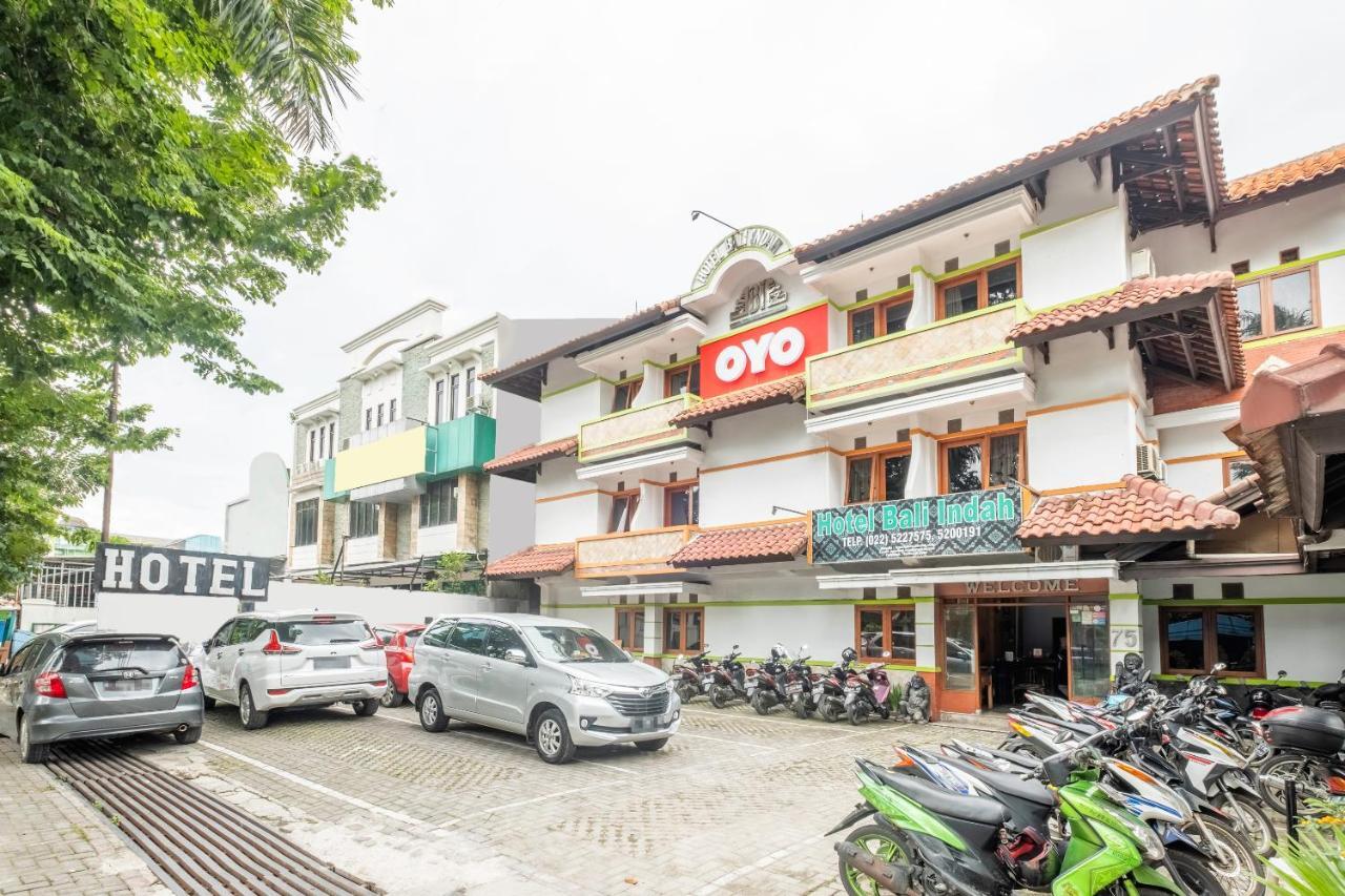 Oyo 1945 Hotel Bali Indah Bandung Extérieur photo