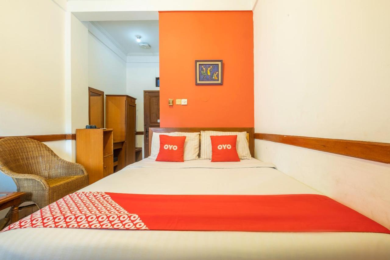 Oyo 1945 Hotel Bali Indah Bandung Extérieur photo