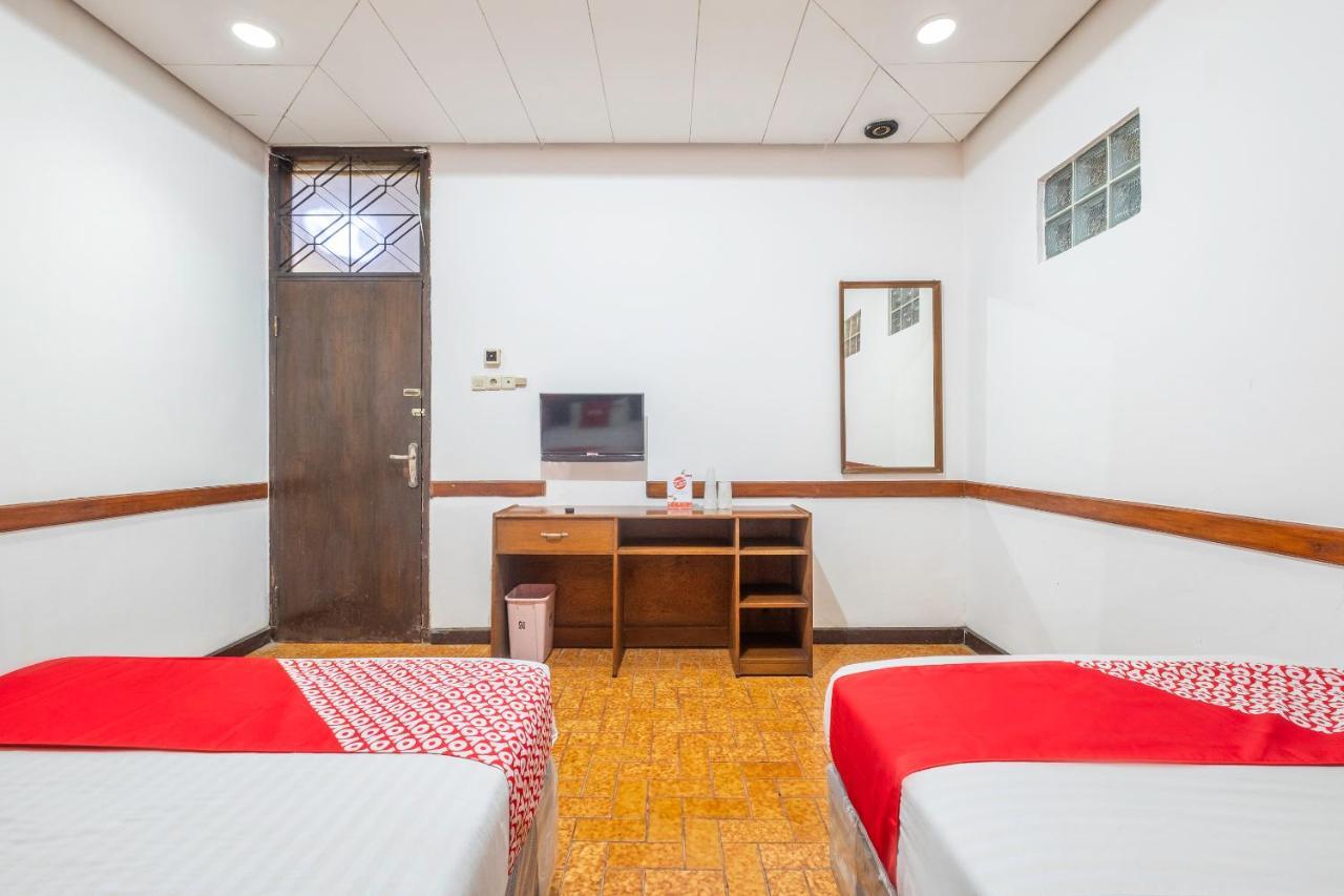Oyo 1945 Hotel Bali Indah Bandung Extérieur photo