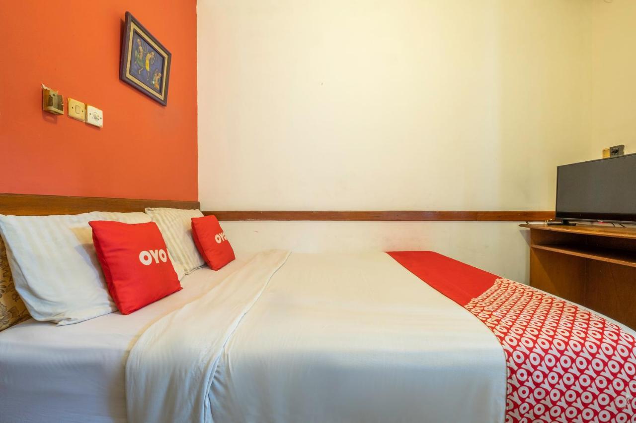 Oyo 1945 Hotel Bali Indah Bandung Extérieur photo
