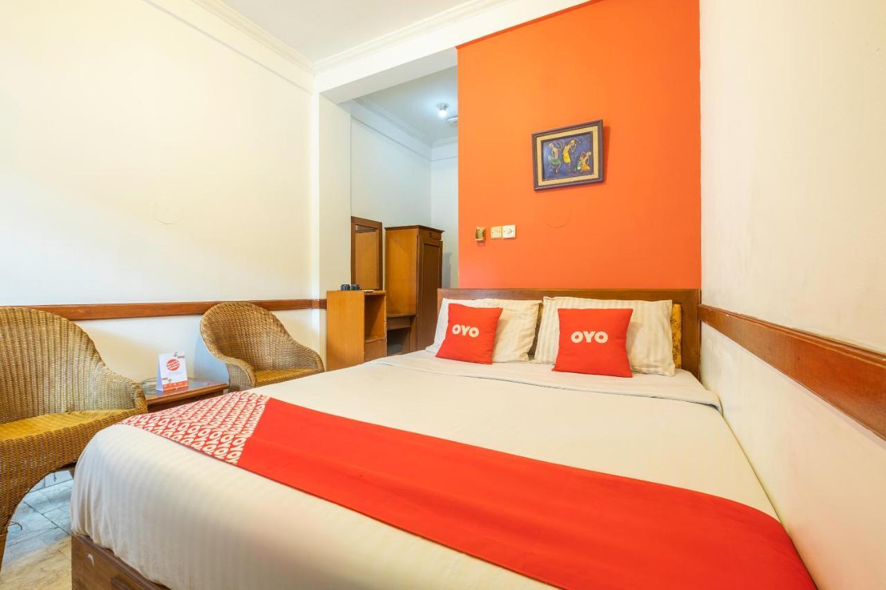 Oyo 1945 Hotel Bali Indah Bandung Extérieur photo