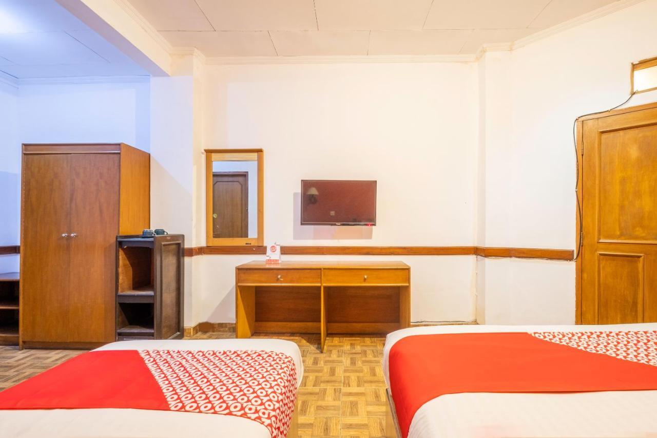 Oyo 1945 Hotel Bali Indah Bandung Extérieur photo